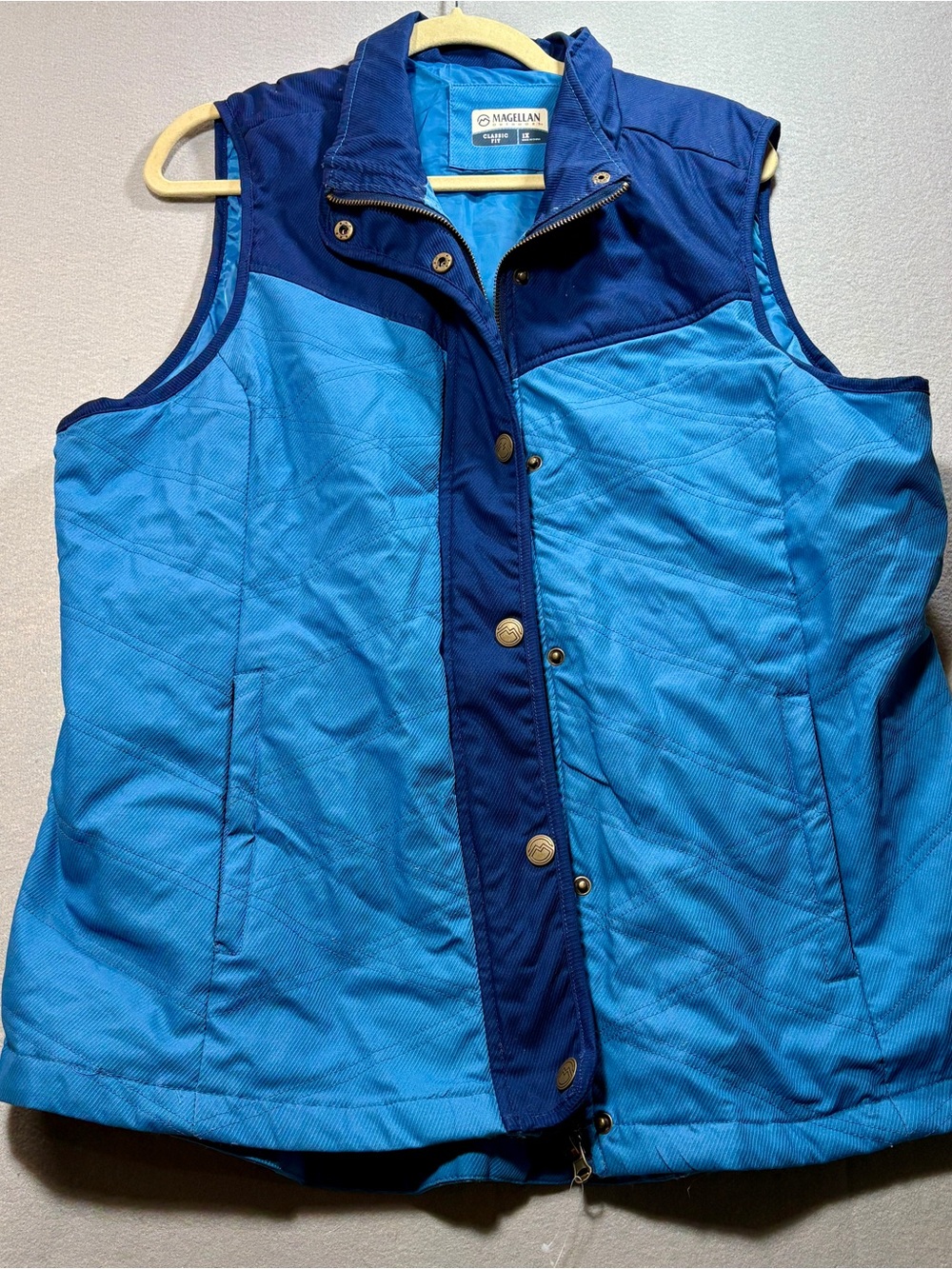 Magellan Outdoors Women's Two-Tone Blue Quilted Vest